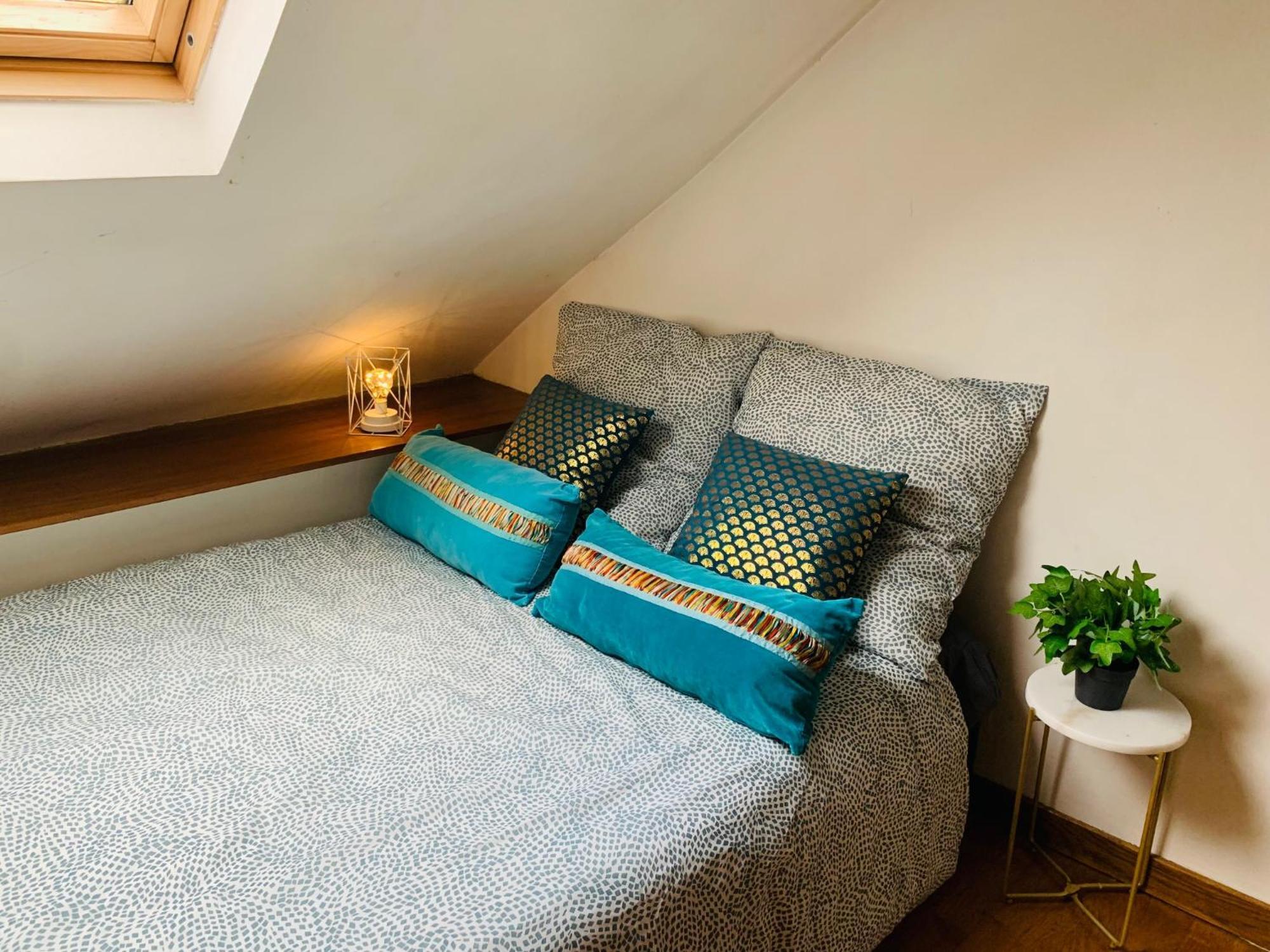 Cosy Studio Design With Modern Bathroom Vaureal Екстер'єр фото
