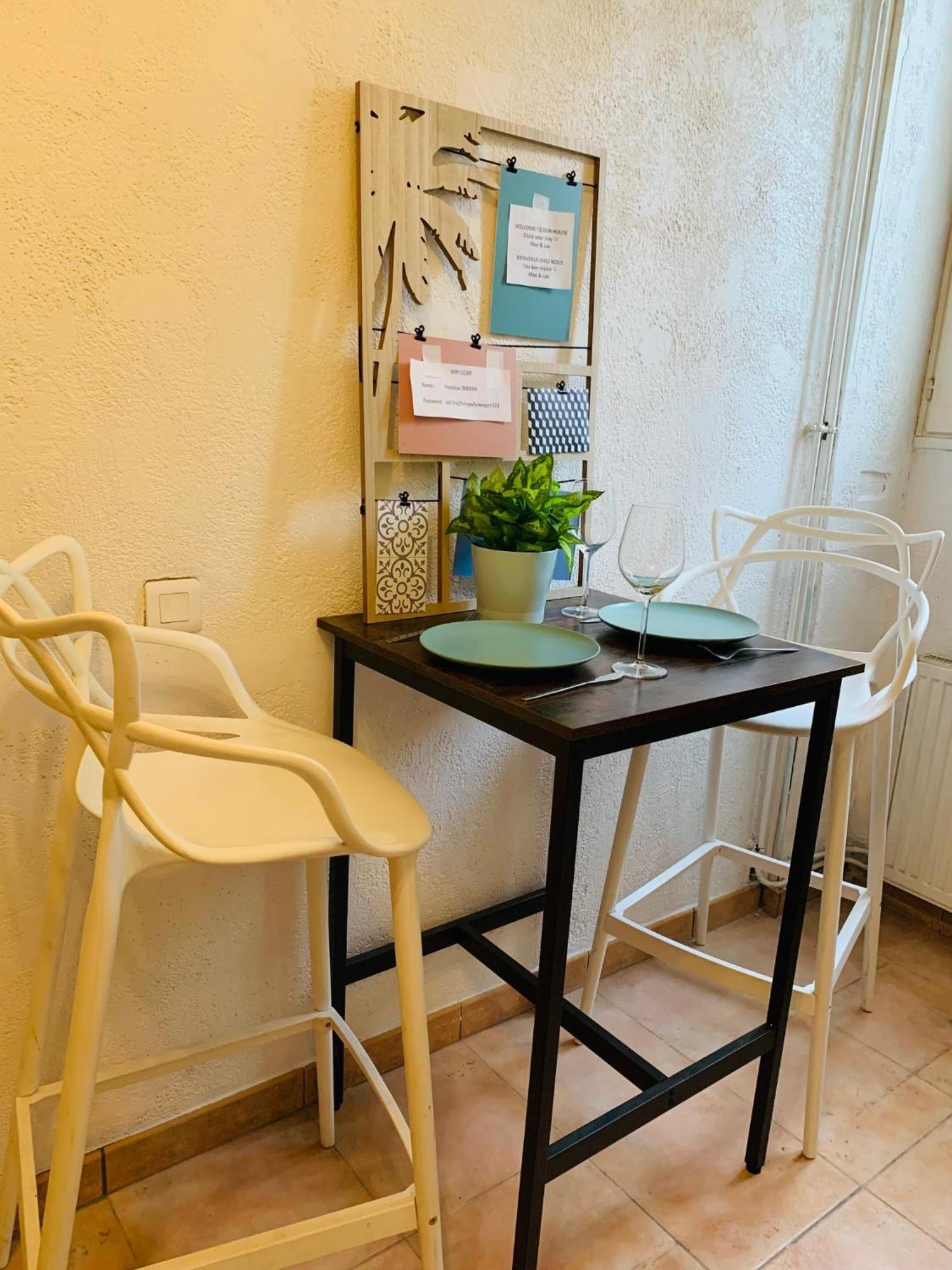 Cosy Studio Design With Modern Bathroom Vaureal Екстер'єр фото