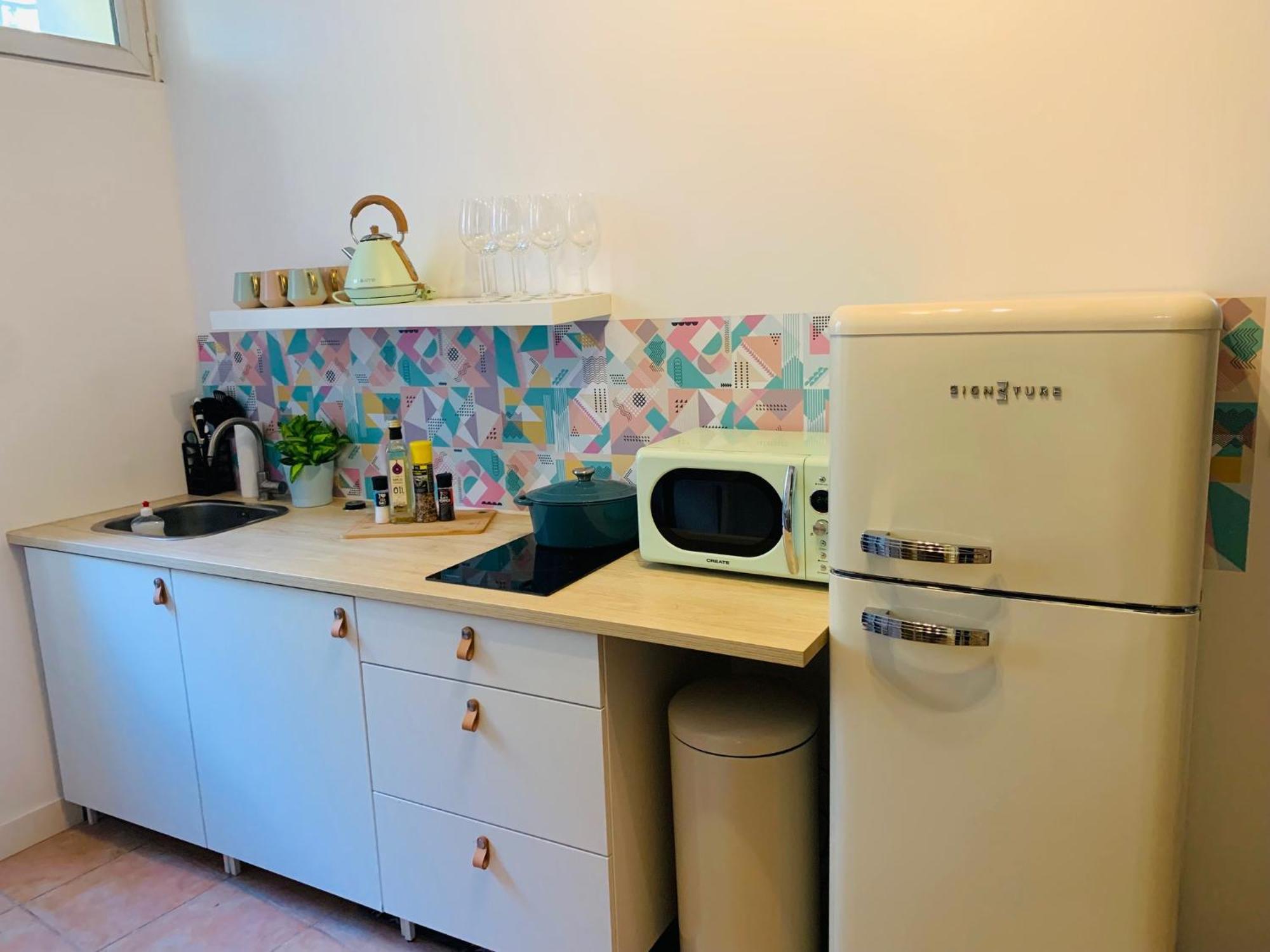 Cosy Studio Design With Modern Bathroom Vaureal Екстер'єр фото